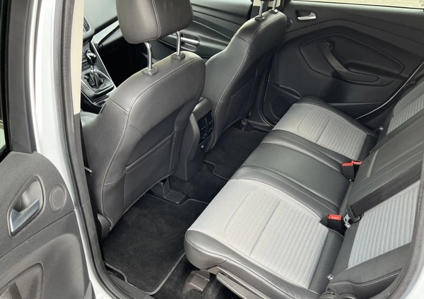 Ford Kuga cena 61700 przebieg: 198555, rok produkcji 2017 z Olsztynek małe 704